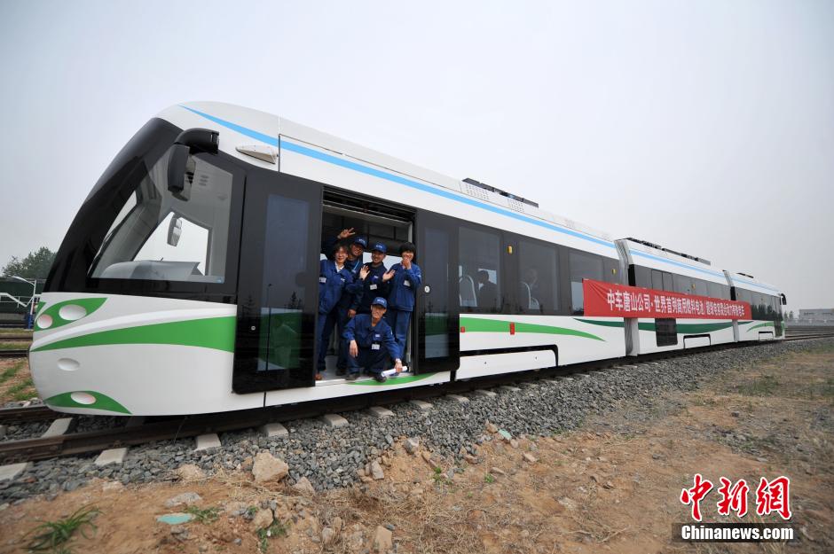 Primeiro trem elétrico híbrido de combustível de hidrogênio entra ao servi?o