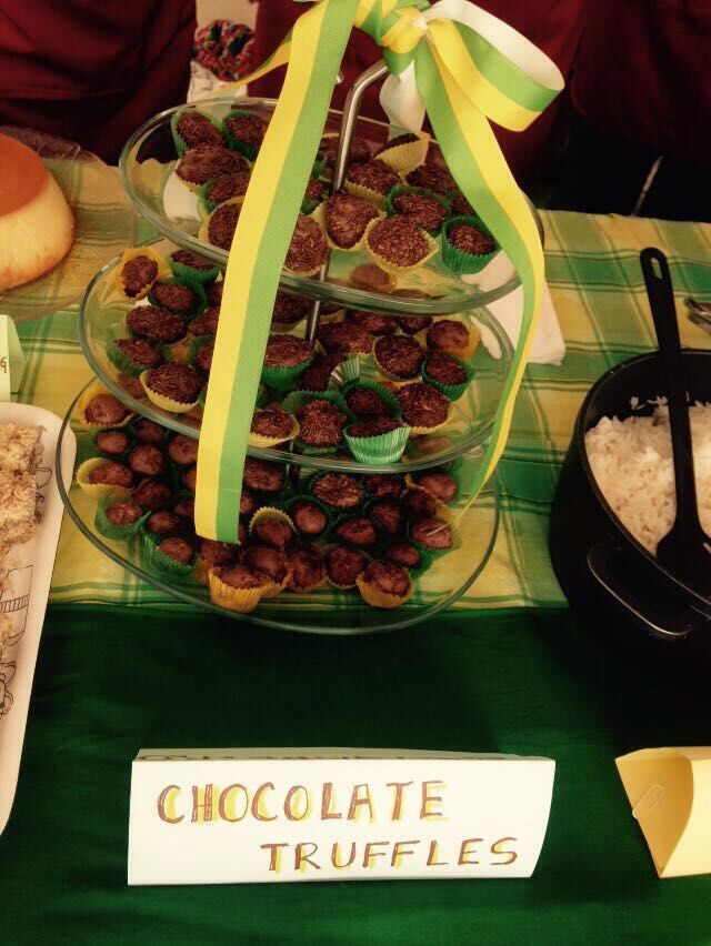 Brasileiras em Beijing viram MarterChef para ajudar bebê órf?o