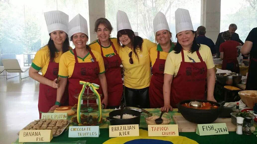 Brasileiras em Beijing viram MarterChef para ajudar bebê órf?o