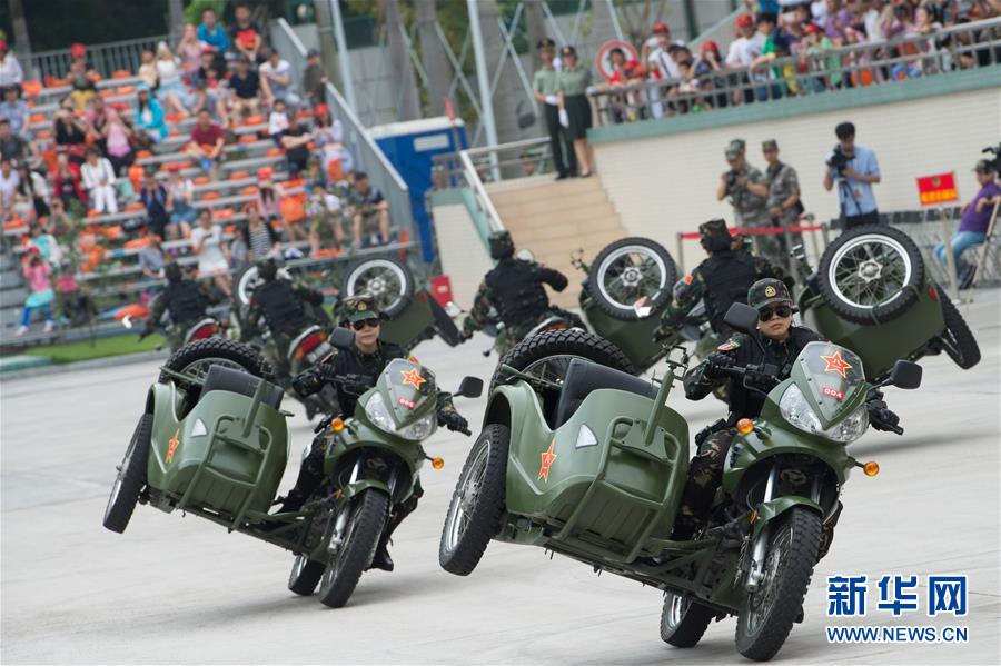 Divis?o militar em Macau do ELP realiza atividade durante o Dia do Trabalhador