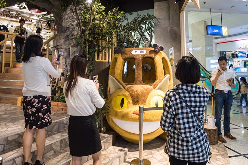 Loja do realizador japonês Miyazaki faz sucesso em Shanghai