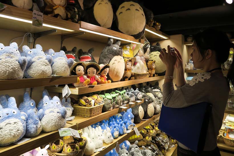 Loja do realizador japonês Miyazaki faz sucesso em Shanghai