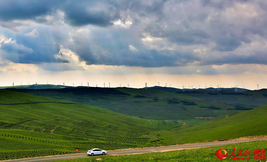 Rodovia de Hebei envolta em paisagens sublimes come?a a cobrar ingressos de entrada