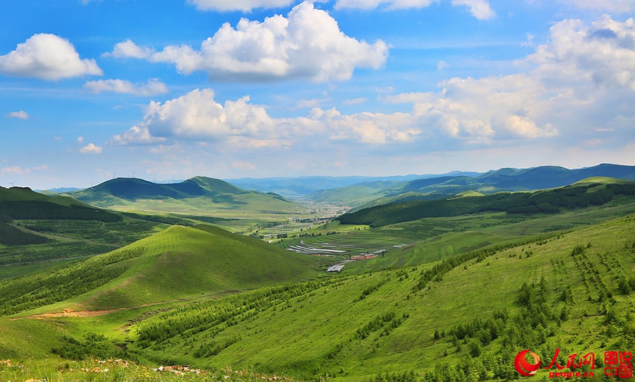 Rodovia de Hebei envolta em paisagens sublimes come?a a cobrar ingressos de entrada
