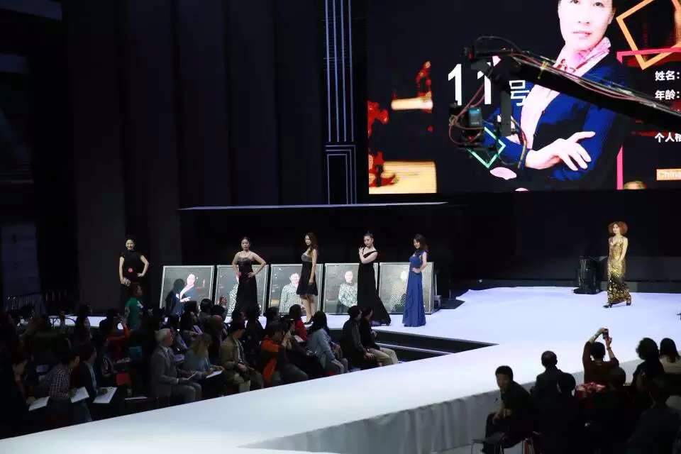   Concurso de moda: Donas de casa de Shanghai d?o vida à beleza clássica e moderna