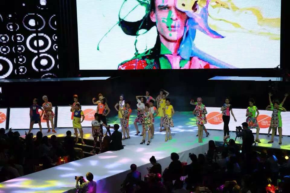   Concurso de moda: Donas de casa de Shanghai d?o vida à beleza clássica e moderna