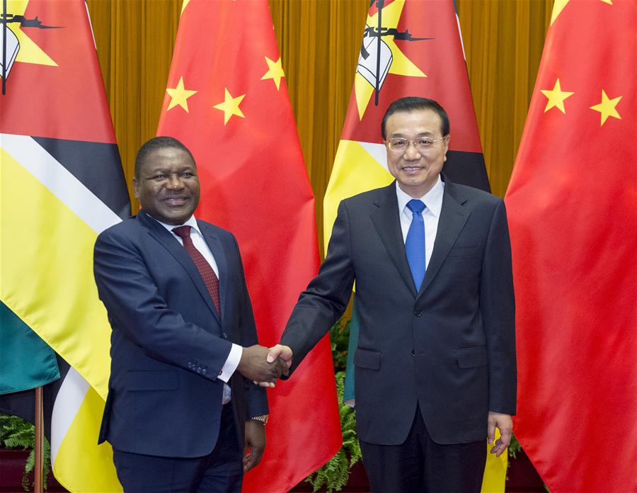 Li Keqiang recebe presidente mo?ambicano