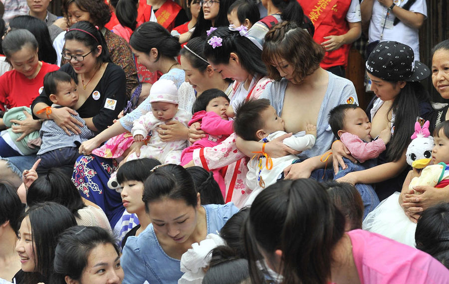 M?es de Fuzhou lan?am campanha para estimular a amamenta??o em áreas públicas