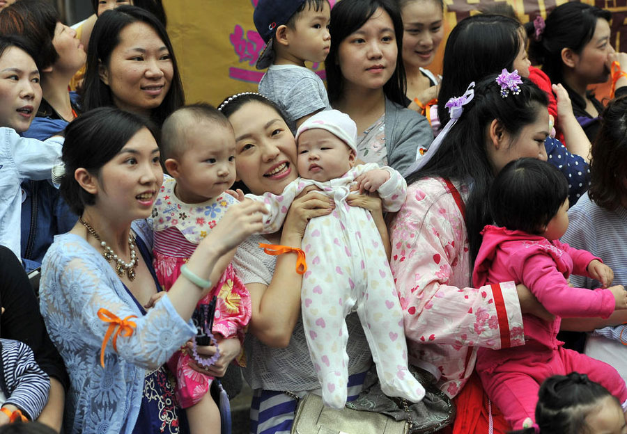 M?es de Fuzhou lan?am campanha para estimular a amamenta??o em áreas públicas