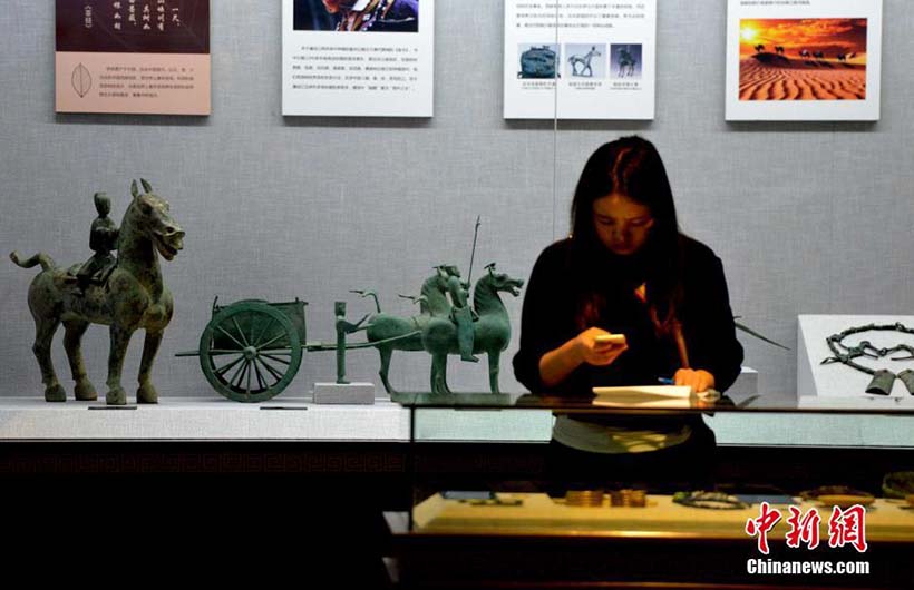 Relíquias culturais da “Antiga Rota do Chá e do Cavalo” s?o exibidas em Lhasa
