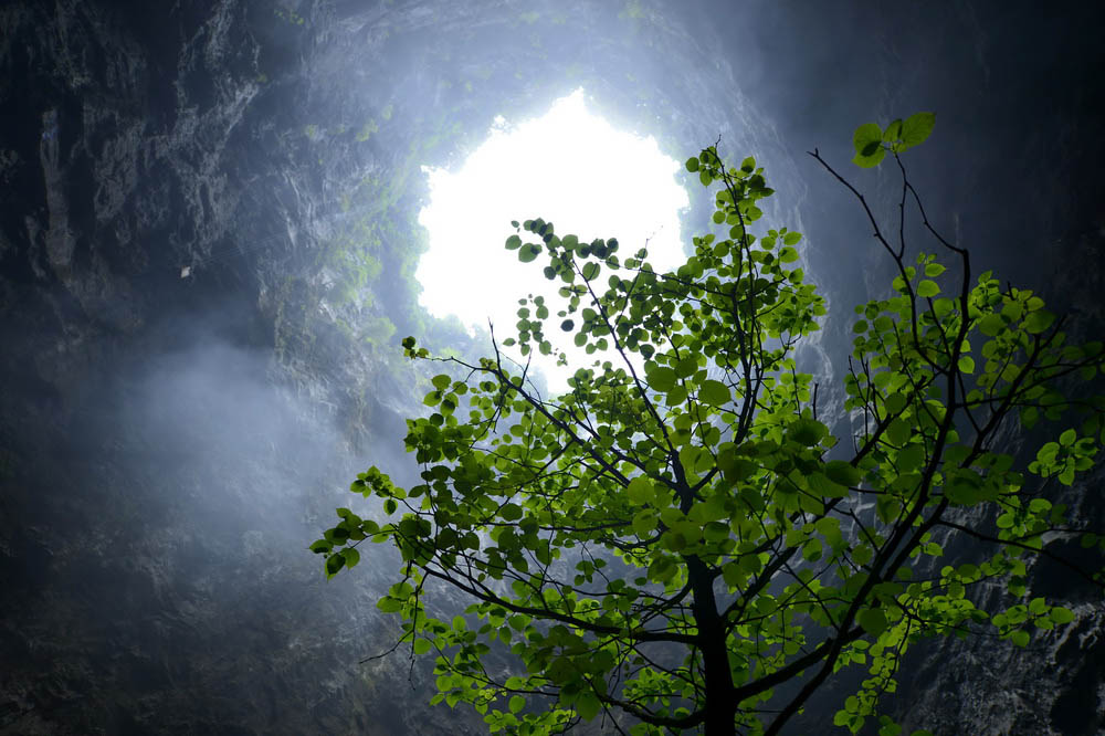Paisagem subterranea na área montanhosa na regi?o oeste de Hubei