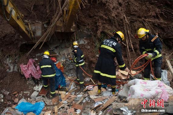 Deslizamento de terra deixa três mortos e três desaparecidos no leste da China