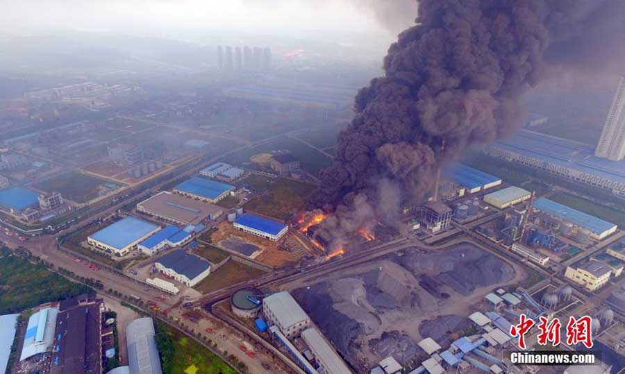 Incêndio atinge usina química no centro da China; n?o há relatos de mortes