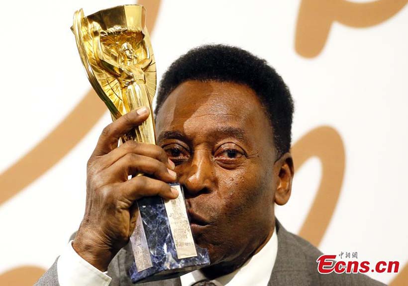 Pelé oferecerá 2 mil itens das suas lembran?as pessoais dos tempos de futebolista para leil?o