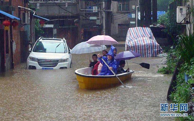 Fortes chuvas causam inunda??es em Chongqing
