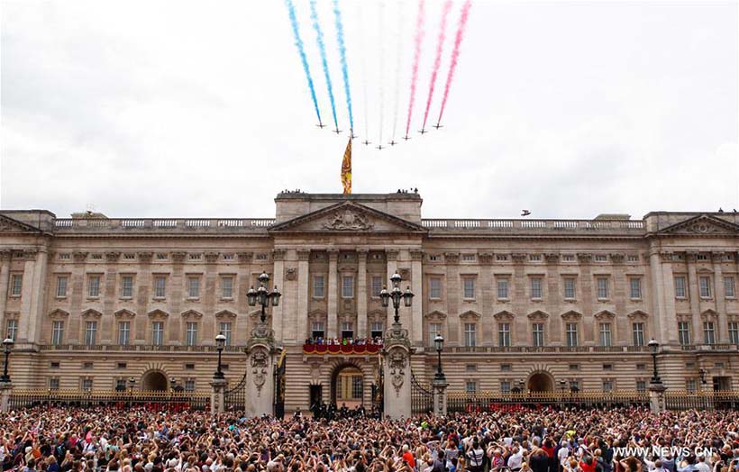 90o aniversário da Rainha Isabel II é celebrado em Londres