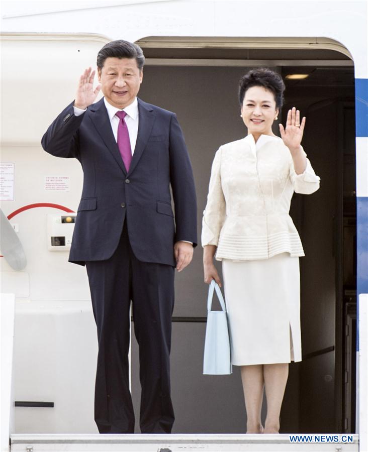 Xi Jinping chega à Pol?nia para visita de Estado
