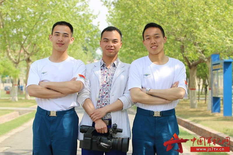 Alunos pilotos do ELP e da Tsinghua s?o nomeados para for?a aérea chinesa