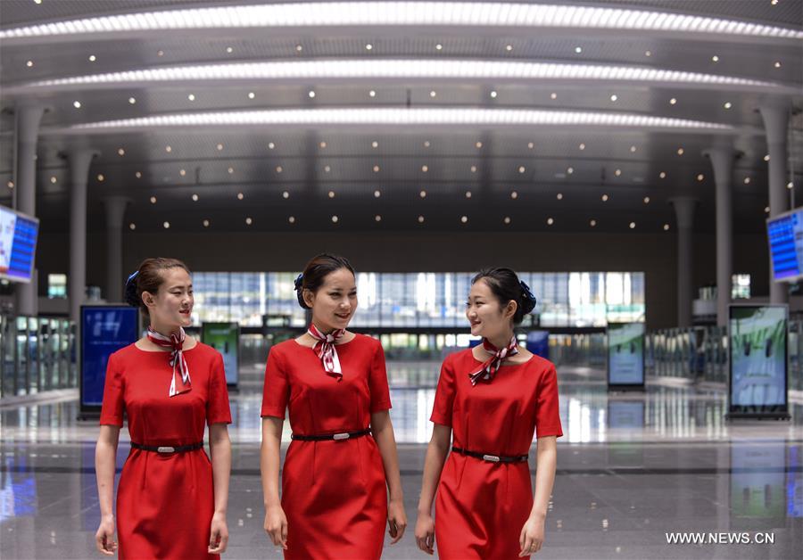 Xinjiang inicia período experimental de nova esta??o para caminhos ferroviários de alta-velocidade