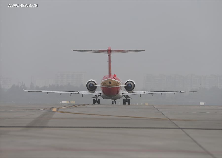 Primeiro jato regional da China come?a a operar