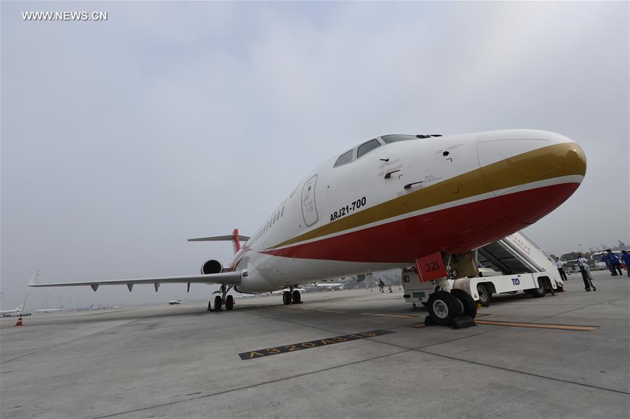 Primeiro jato regional da China come?a a operar
