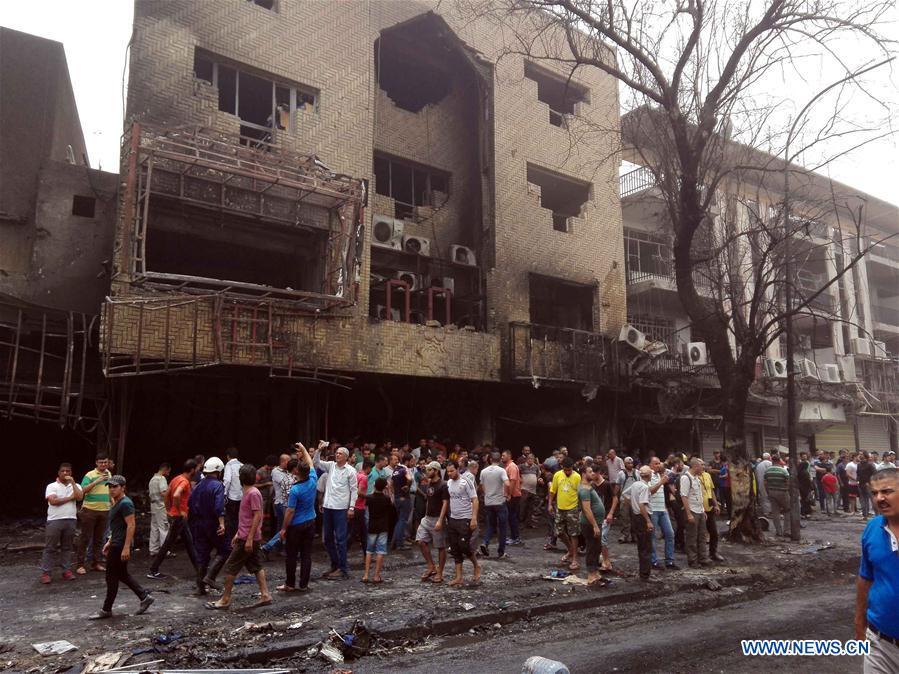 Ataque bomba do EI em Bagdá deixa 126 pessoas mortas