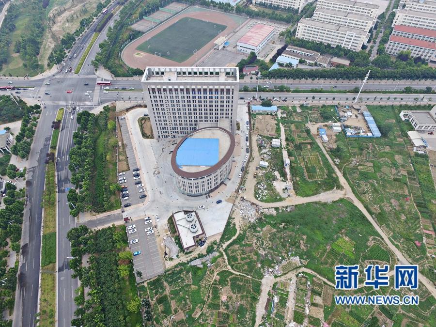 Novo edifício com formato semelhante a um “vaso sanitário” em universidade chinesa despoleta aten??o pública 