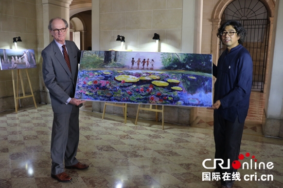 Artista chinês realiza exposi??o com temas olímpicos