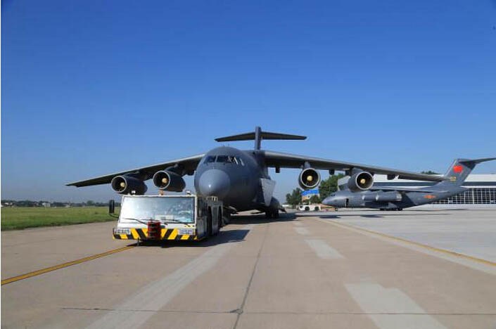 Avi?o de transporte (Y-20) entra oficialmente ao servi?o da For?a Aérea Chinesa
