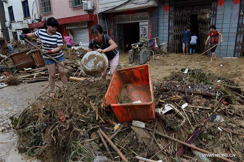 Tuf?o Nepartak deixa seis mortos e oito desaparecidos no leste da China