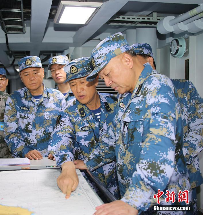 Marinha chinesa realiza exercício de combate no Mar do Sul da China