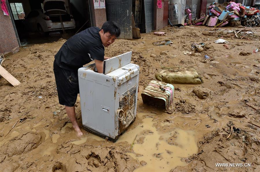 Tuf?o Nepartak deixa 10 mortos e 11 desaparecidos no leste da China