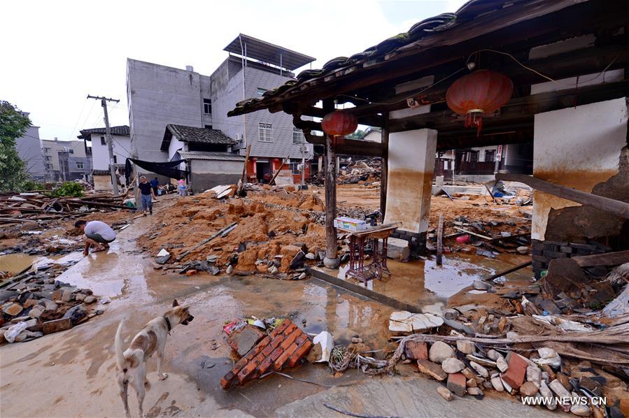 Tuf?o Nepartak deixa 10 mortos e 11 desaparecidos no leste da China