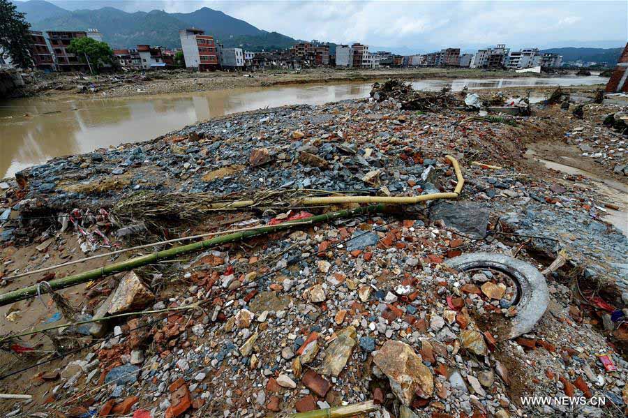 Tuf?o Nepartak deixa 10 mortos e 11 desaparecidos no leste da China