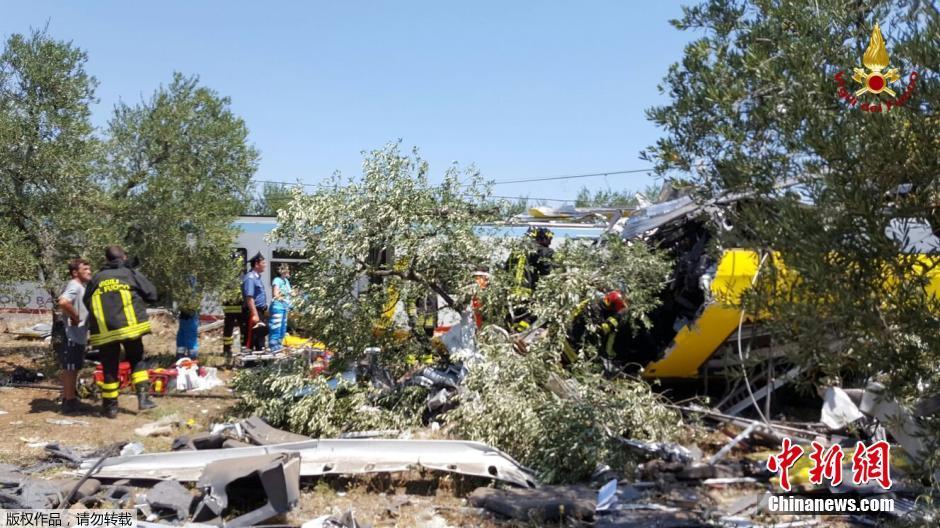 Colis?o entre dois trens deixa dezenas de mortos e feridos em Itália