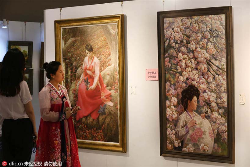 Cole??o de pinturas contemporaneas da RPDC s?o exibidas em Nantong