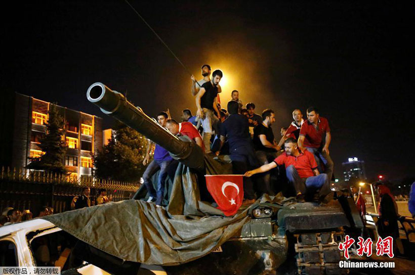Tentativa de golpe militar deixa 290 mortos, diz Ministério das Rela??es Exteriores da Turquia
