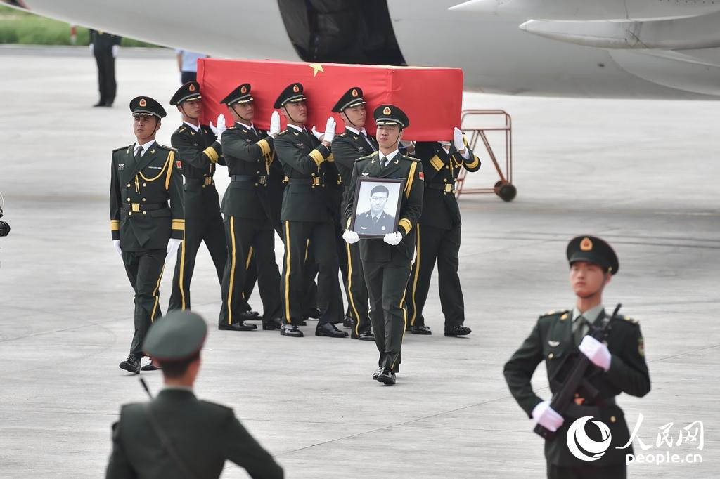 Restos mortais de dois soldados chineses da ONU mortos no Sud?o do Sul transladados para a China