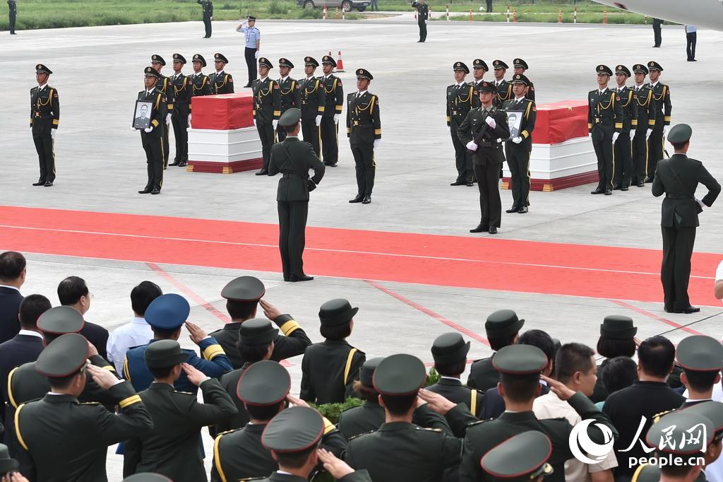 Restos mortais de dois soldados chineses da ONU mortos no Sud?o do Sul transladados para a China