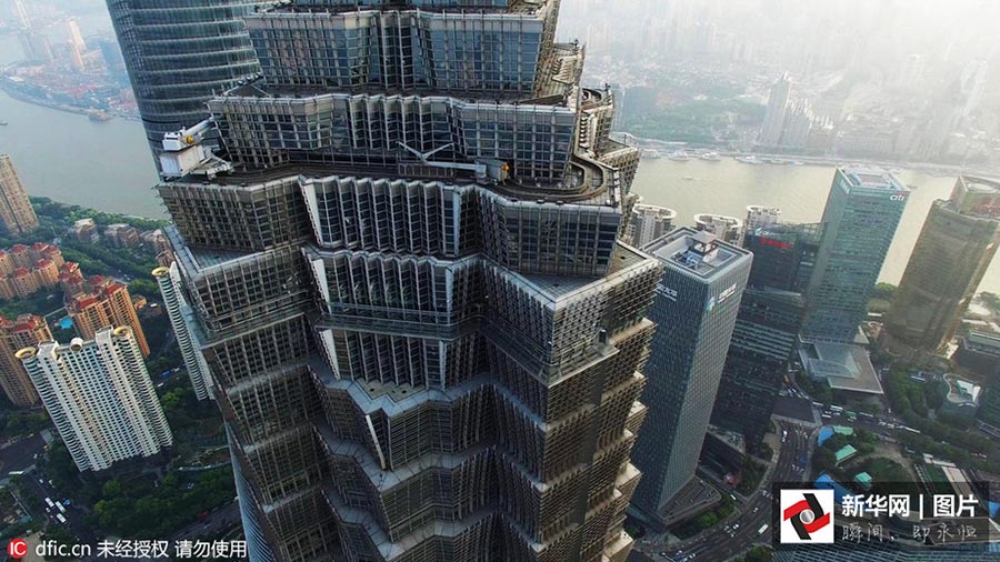 Arranha-céus em Shanghai inaugura pista de observa??o no 88o andar ao público