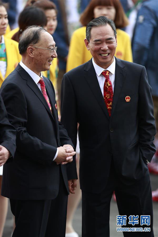 Delega??o chinesa participa de cerim?nia de hasteamento da bandeira na Vila Olímpica