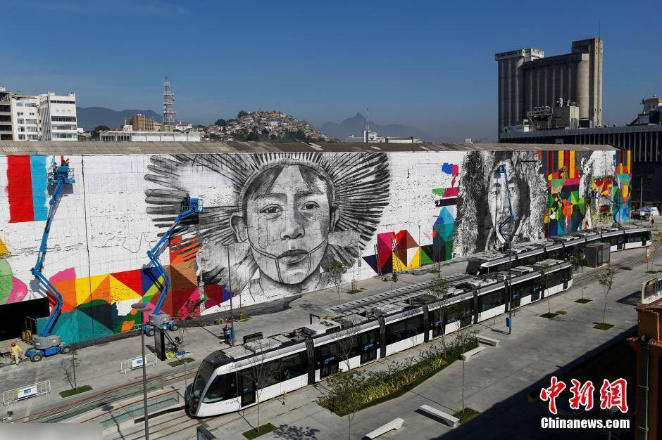 Maior mural do mundo atrai aten??es no Boulevard Olímpico do Rio