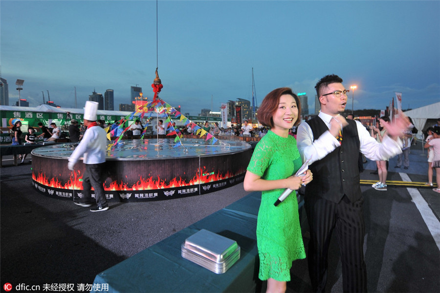 Qingdao se delicia em festa com frutos do mar
