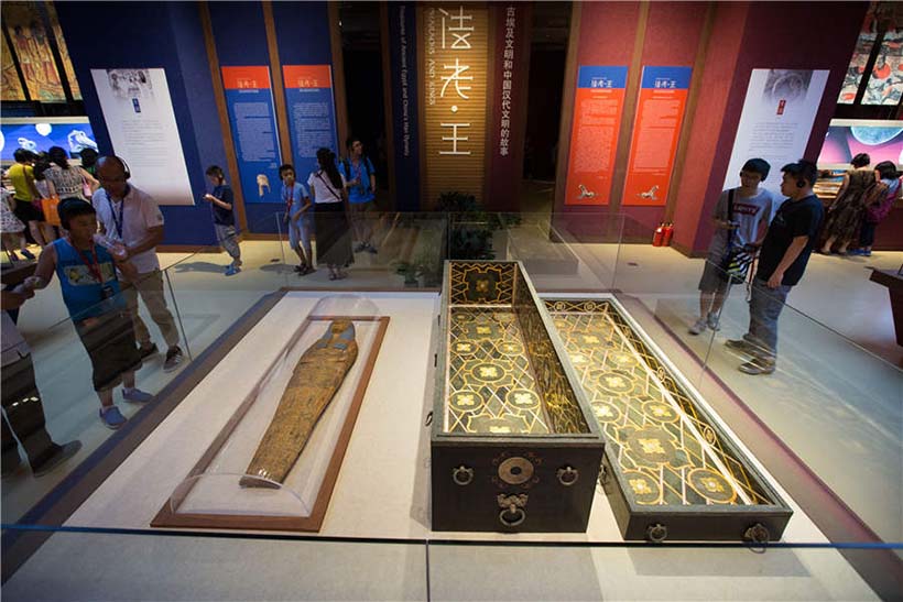 Antiga civiliza??o egípcia e dinastia Han da China em exposi??o em Nanjing