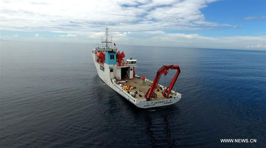 Navio de águas profundas inicia viagem no Mar de Salom?o