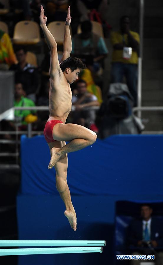 Rio 2016: Cao Yuan vence medalha de ouro no trampolim de 3m masculino