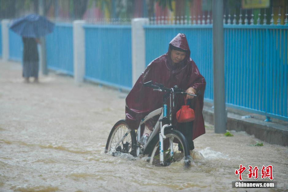 Tuf?o Dianmu chega ao sul da China