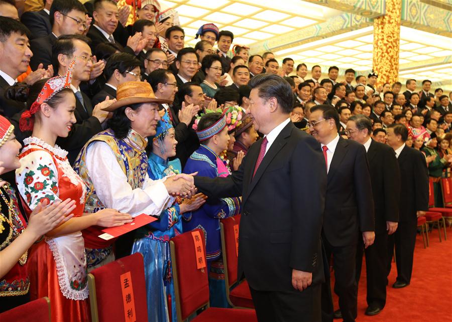 Líderes chineses participam da inaugura??o de festival de arte de minorias
