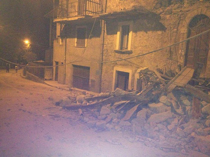 Forte terremoto atinge centro da Itália