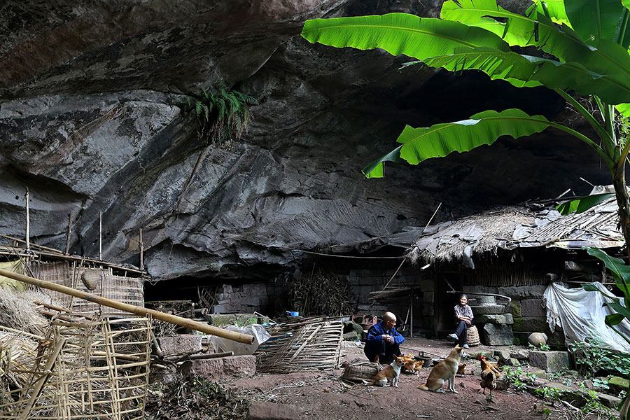 Casal chinês vive em caverna há 54 anos